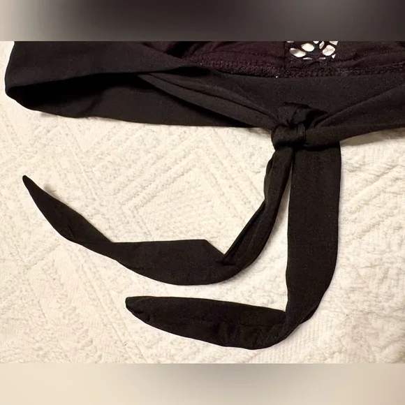 Mossimo bikini swim top - Large - black - lace netted area in front - Picture 8 of 10